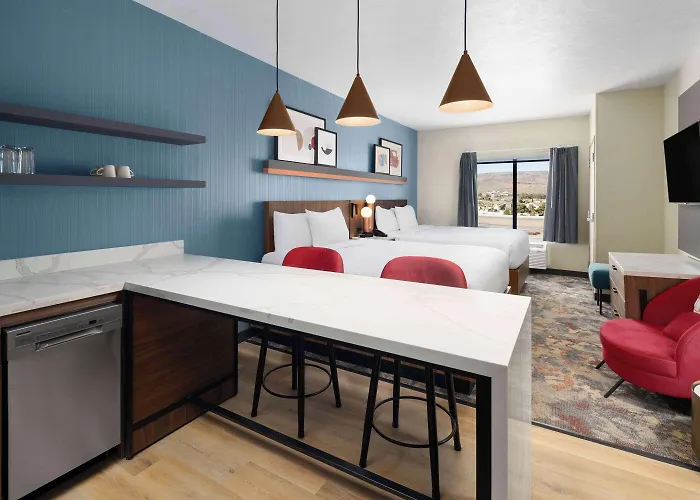 Hawthorn Extended By Wyndham Kingman